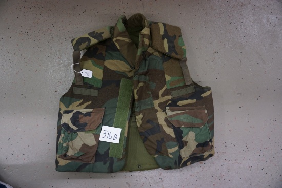 U.S. Body Armor Vest, Size Large (41-45) Greenbriar Industries, looks un-used, estate find