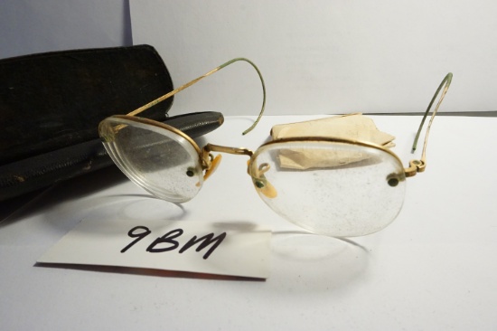 Victorian Wire Frame Eye Glasses with extra lenses in wrapped steel case, estate find.