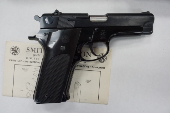 Estate Find: Smith & Wesson Model 59 9mm Pistol, 1976-1977, original box and papers.  Very Nice!