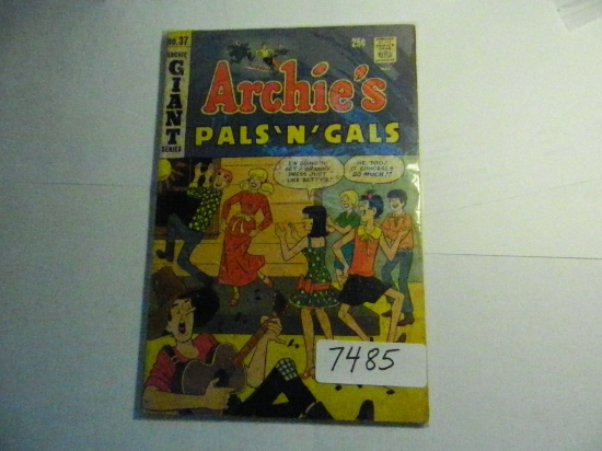 ARCHIE'S PALS N GALS #37 1966 SILVER AGE GIANT 68 PAGES! some spooting on the cover