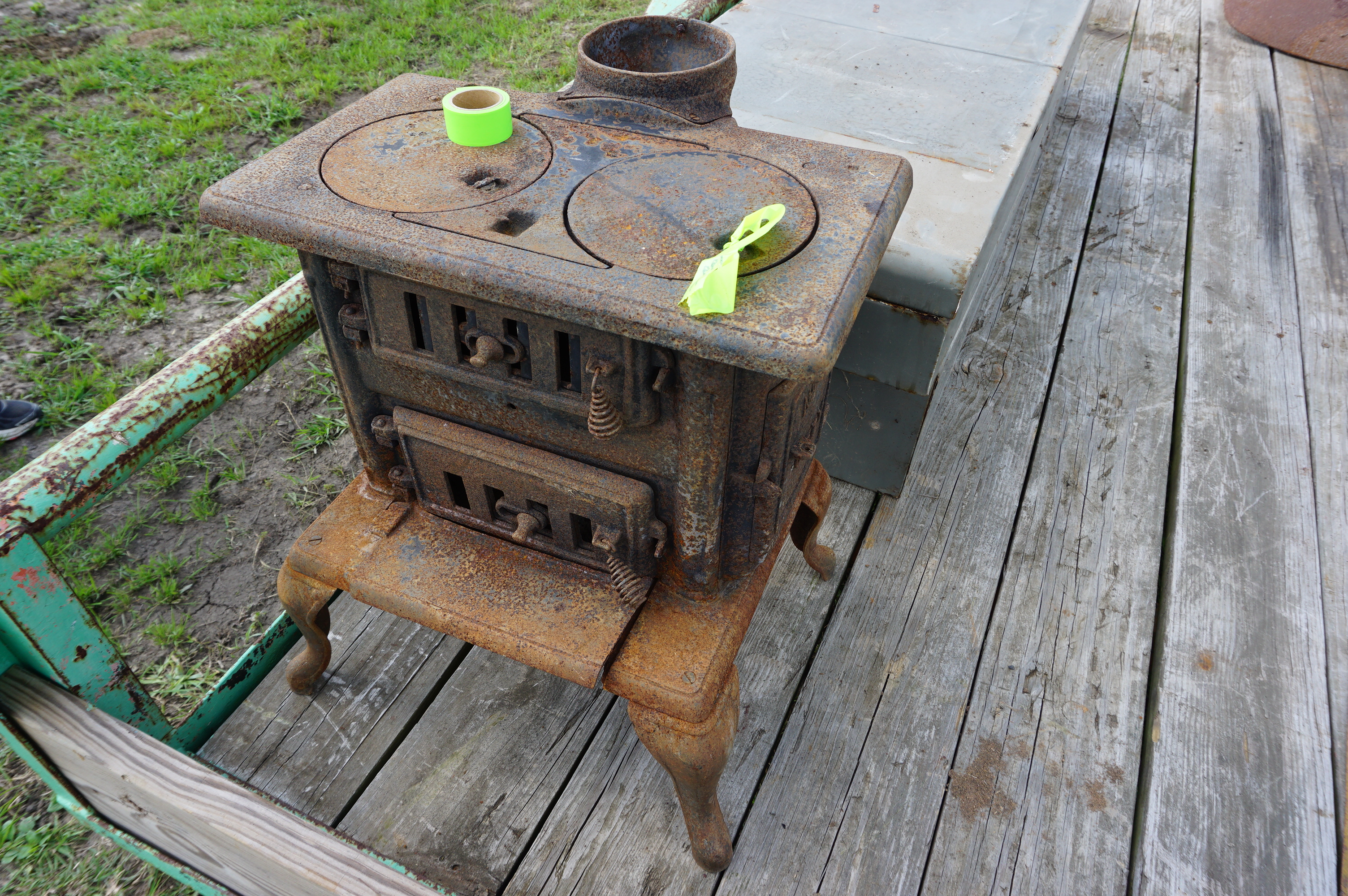 Old Wood Outdoor Cast Iron Wood Stove Tiny Cast Iron Wood Stove