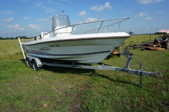 Triumph 21' Center Console Boat, Suzuki 140hp motor