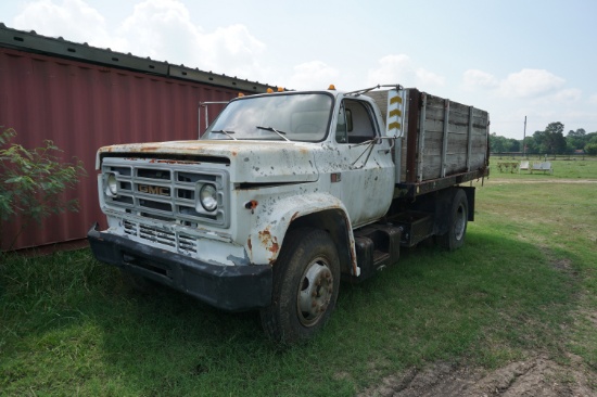Dump Truck, was running Fall of 2019, Per Owner: Hydraulics Work, Needs Fresh Fuel and Hot Battery