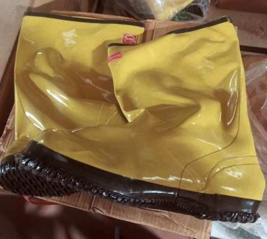 Yellow Boots - 5 Pairs - Size 17