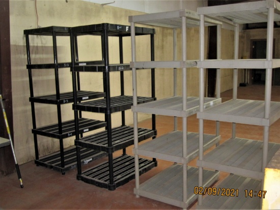 Lot of four shelves