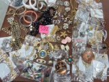 Estate Find! large lot of costume jewelry, All One Money!