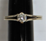 $1015 Replacement Value: Ladie 14KT White Gold & Diamond Ring, 1.5dwt, size 6 3/4,