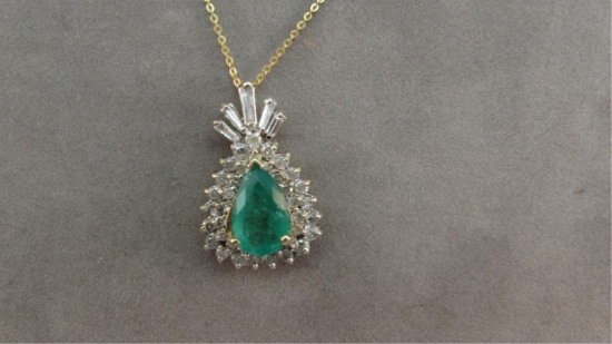 14K y/g Approx. 2.25ct Pear Shape Emerald Pendant