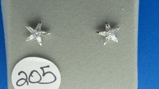 18K w/g .46ct t.w. Round & Baguette Star Diamond