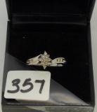 LADIES 10K W/G  .30CT T.W. DIAMOND CLUSTER RING 2.7GR