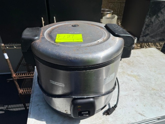Avantco 60-Cup Commercial Electric Rice Cooker, Model 177RC60