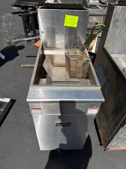 Standard Kitchen Equipment Commercial Stainless Steel Floor Fryer with Basket
