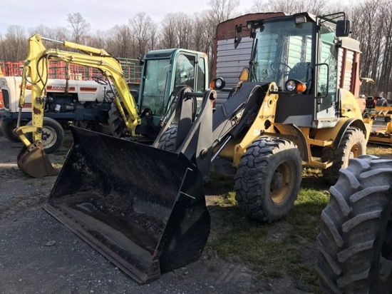 1895:New Holland W80TC Loader