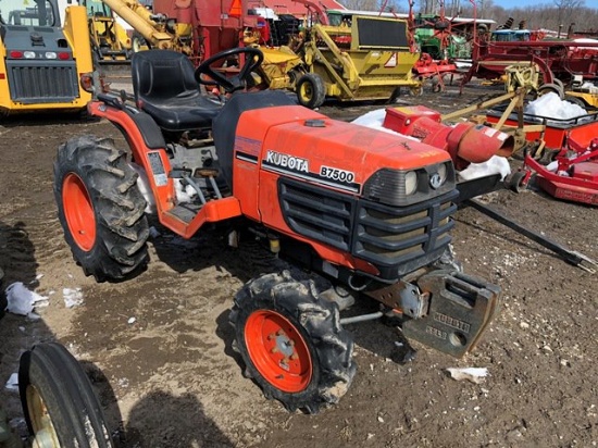 2282:Kubota B7500 Tractor