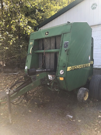 3153 JD 446 Round Baler