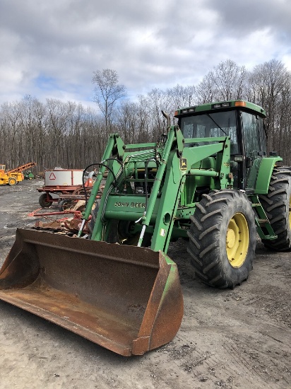 075 John Deere 7700 with Loader