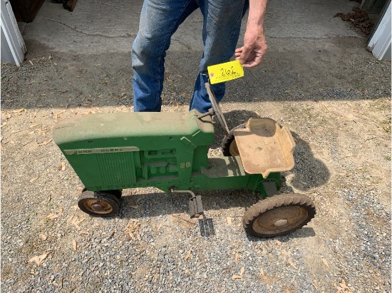 262 John Deere Pedal Tractor