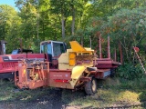 1810 New Holland 1047 Bale Wagon