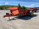 4194 New Holland 165 Spreader