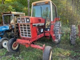 4245 IH 1086 Tractor