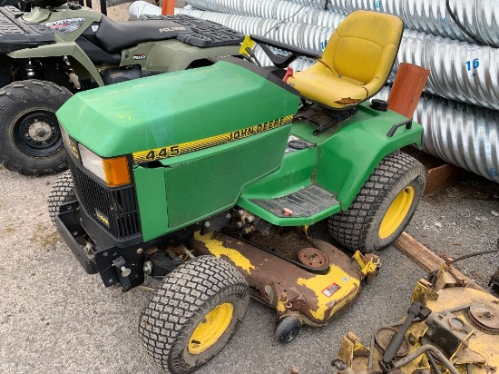 42 John Deere 445 Lawn Tractor