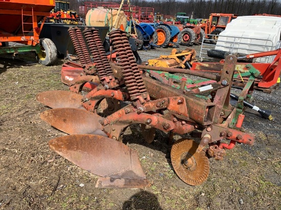 1976 Massey Ferguson 3x Plows