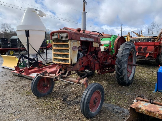 4614 IH 340 Tractor