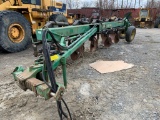 1980 John Deere 2810 Plows