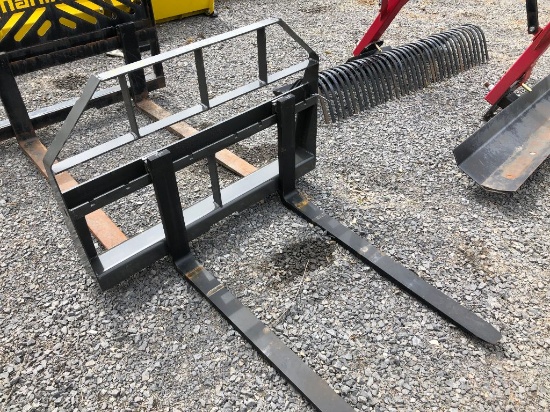 4794 Titan Compact Tractor Pallet Forks