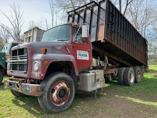 106 1984 Ford 9000 Silage Truck