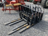 5539 Tomahawk 2800lb Pallet Forks