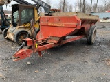 2858 New Holland Single Axle V-Spreader