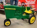 437 John Deere 20 Pedal Tractor