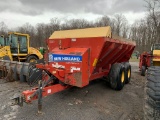 5716 2011 New Holland 2600S V-Spreader