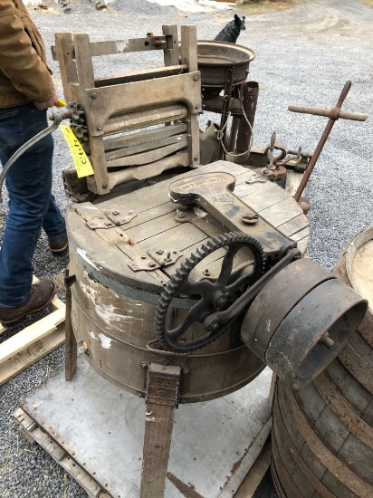 492 Wooden Washing Machine