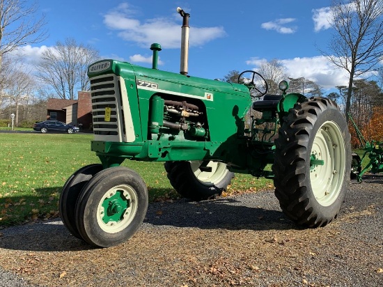 3713 1962 Oliver 770 Tractor
