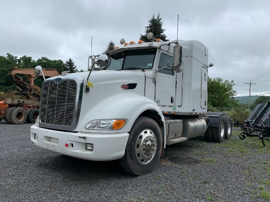 3543 2011 Peterbilt Truck