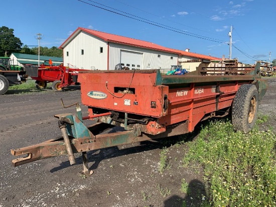 6460 New Idea 215 Spreader