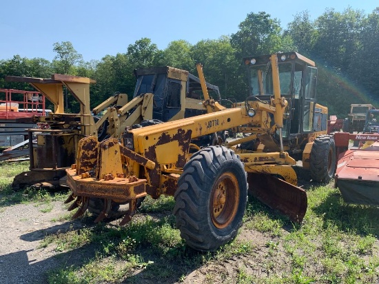 6583 Deere 770 Grader