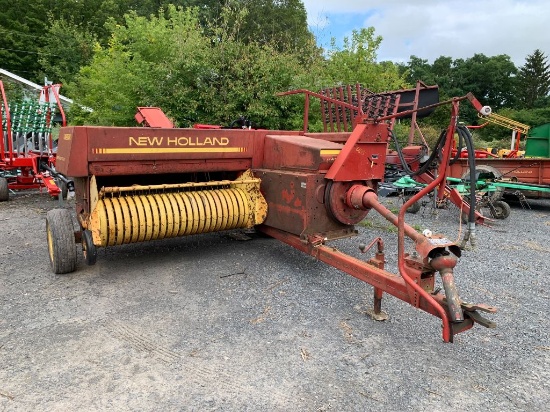 6655 New Holland 316 Baler