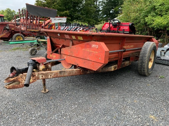 6658 New Holland 512 Spreader