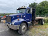 3523 2003 Peterbuilt 330 Truck
