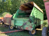 3681 John Deere 716A Self Unloading Forage Wagon