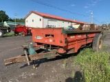 6460 New Idea 215 Spreader