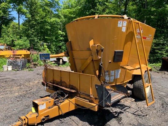 4558 Kuhn 5144 TMR Mixer