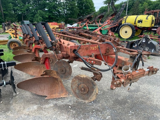 7239 International 720 6x Reset Plow