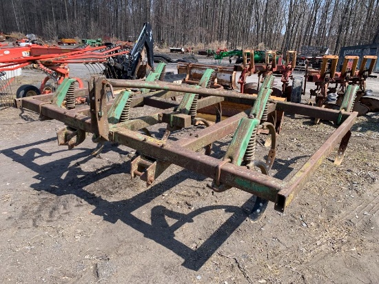 7247 John Deere 9-Shank Chisel Plow