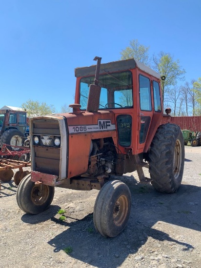 7412 Massey Ferguson 1085 Tractor