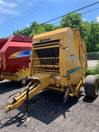 7496 Vermeer 504 Super I Round Baler
