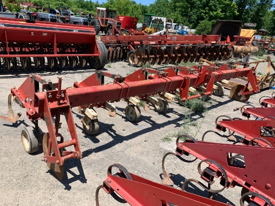 7548 CaseIH 133 6-Row Cultivator